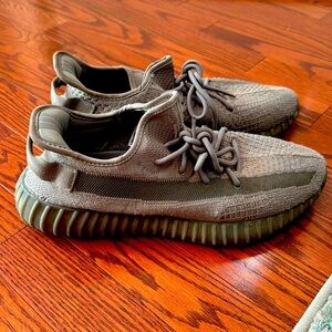 Yeezy boost - light gray size 11M
